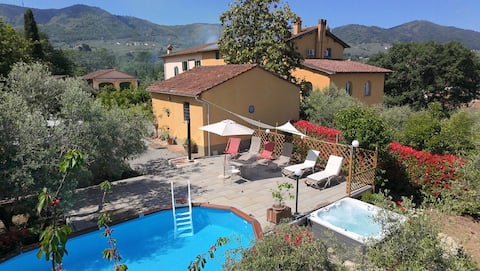 Podere Pagliaio 1 Historic Villa