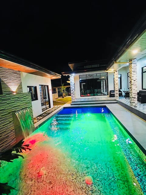 Casa de Weng
YOUR
Staycation Retreat