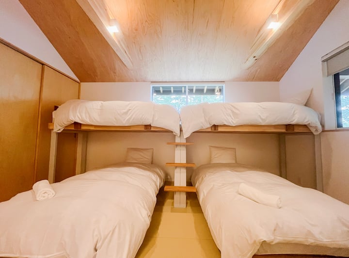 Ni chumba cha kulala cha mtindo wa Kijapani.Tunaweza kujiandaa hadi 4.