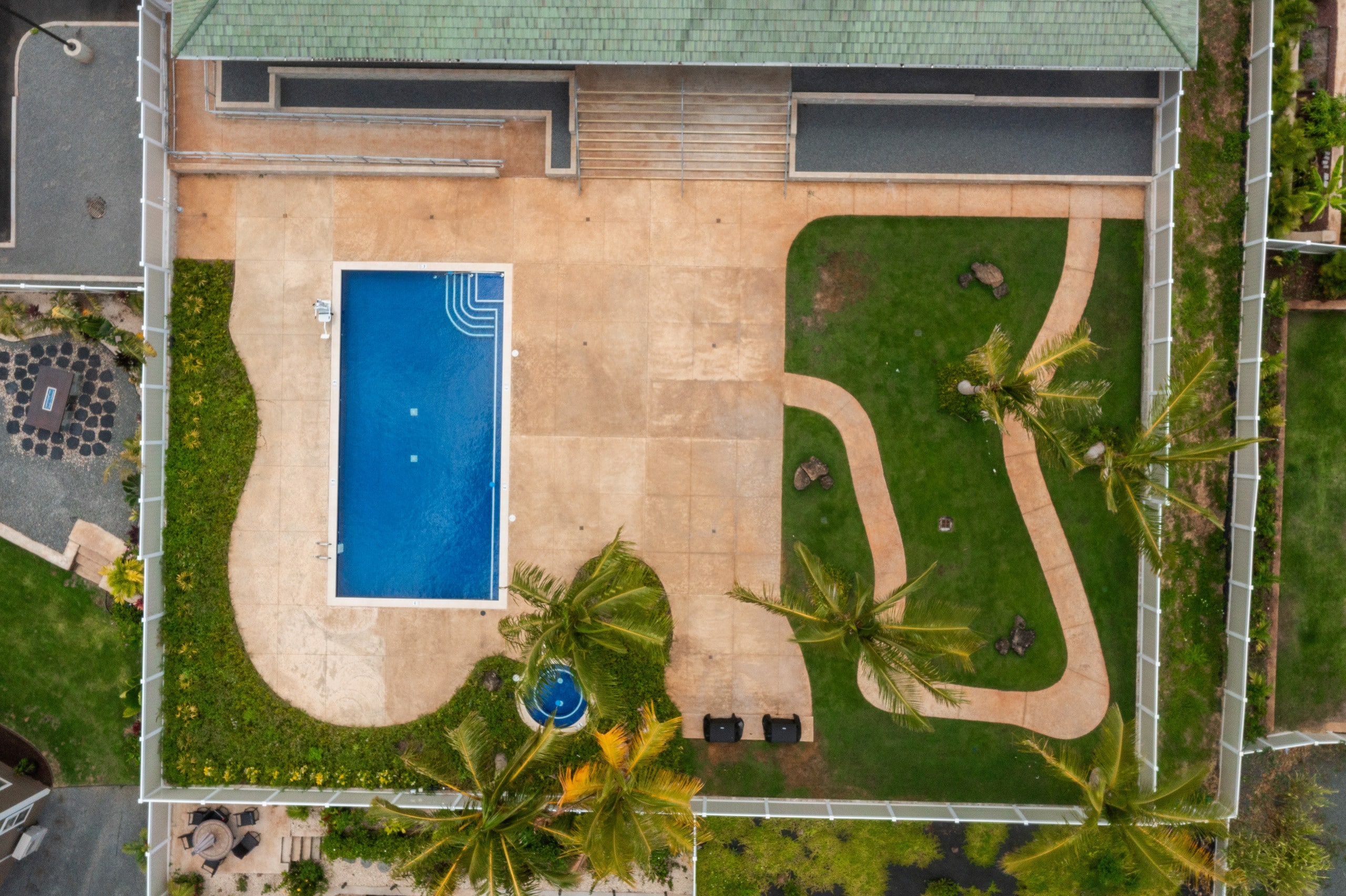 Home in Waianae · ★5.0 · 7 bedrooms · 12 beds · 5.5 private baths - Image 33
