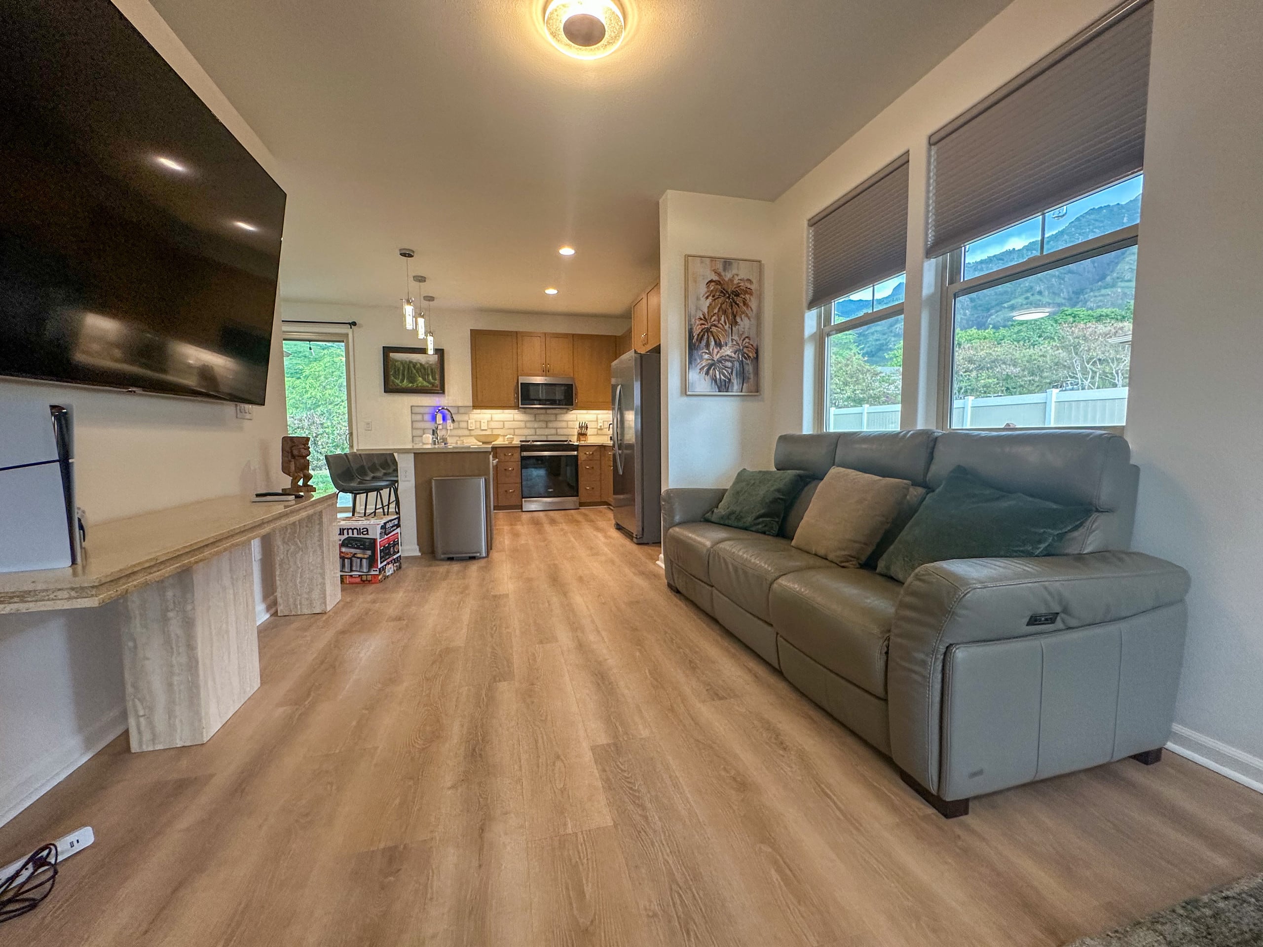 Home in Waianae · ★5.0 · 7 bedrooms · 12 beds · 5.5 private baths - Image 30