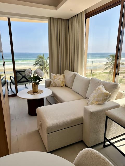 Modern Seaside Retreat Lamar 2F06