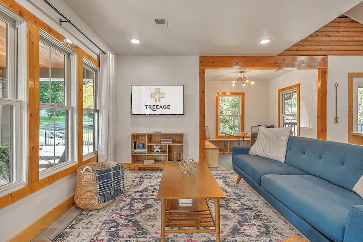 Modern 4bd | 4.5ba Home Near Etsu & Downtown Jc - Johnson City, TN