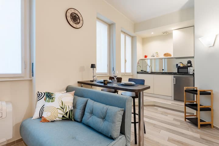 “Navigli Love Suite”- Cozy & Romantic + Parking - 밀라노