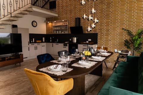 Boutique gallery in the heart of TBB