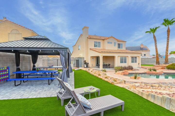 5 BR Home w/ Pool, Outdoor Games, Billiard, More! gallery image 2