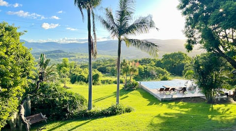 Newly renovated, spacious Mountainview Holidayhome