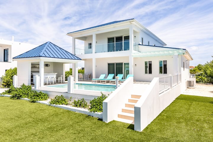 New Unique Villa Blue Top! Waterfront 4 Bedrooms - Islas Turcas y Caicos