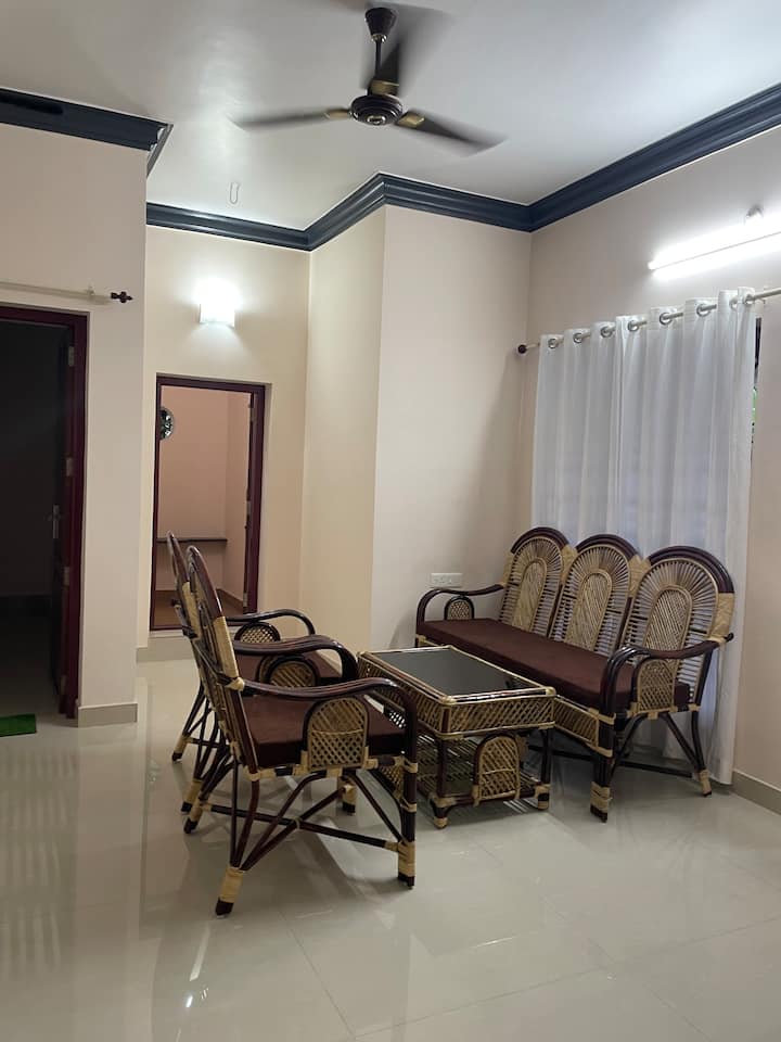 Unwind And Relax 2 King 1 Double Bed Full Ac - Nedumangad