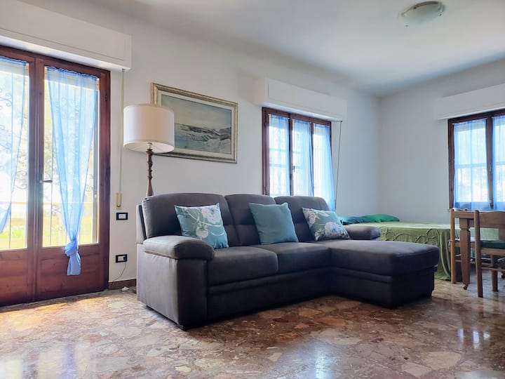 Oasi Marina – Sea View, 500m From The Beach - Livorno