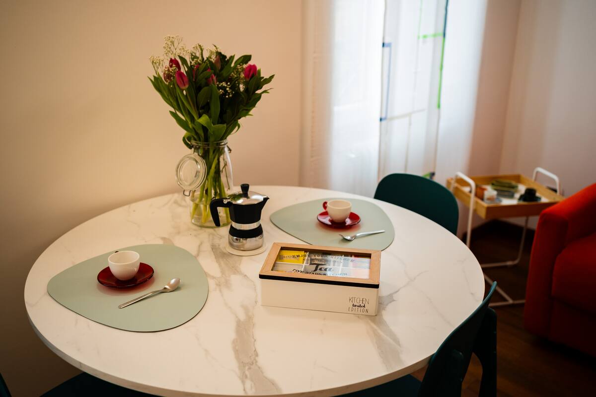 La Casina sull’Appia – Metro Furio Camillo — Salotto 4 | Casa vacanze LovedHomes a Roma