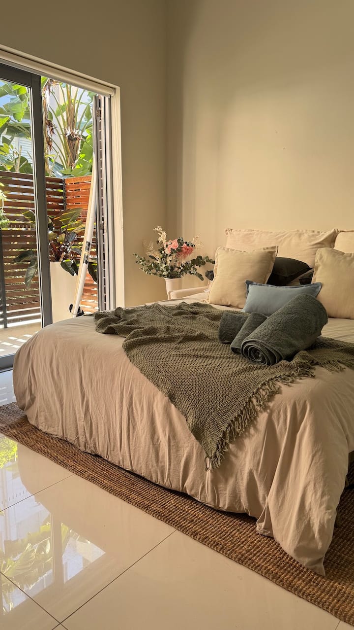 Carlton 1910 Manly Hideaway - Ages 13+ Welcome - Freshwater Beach, Freshwater