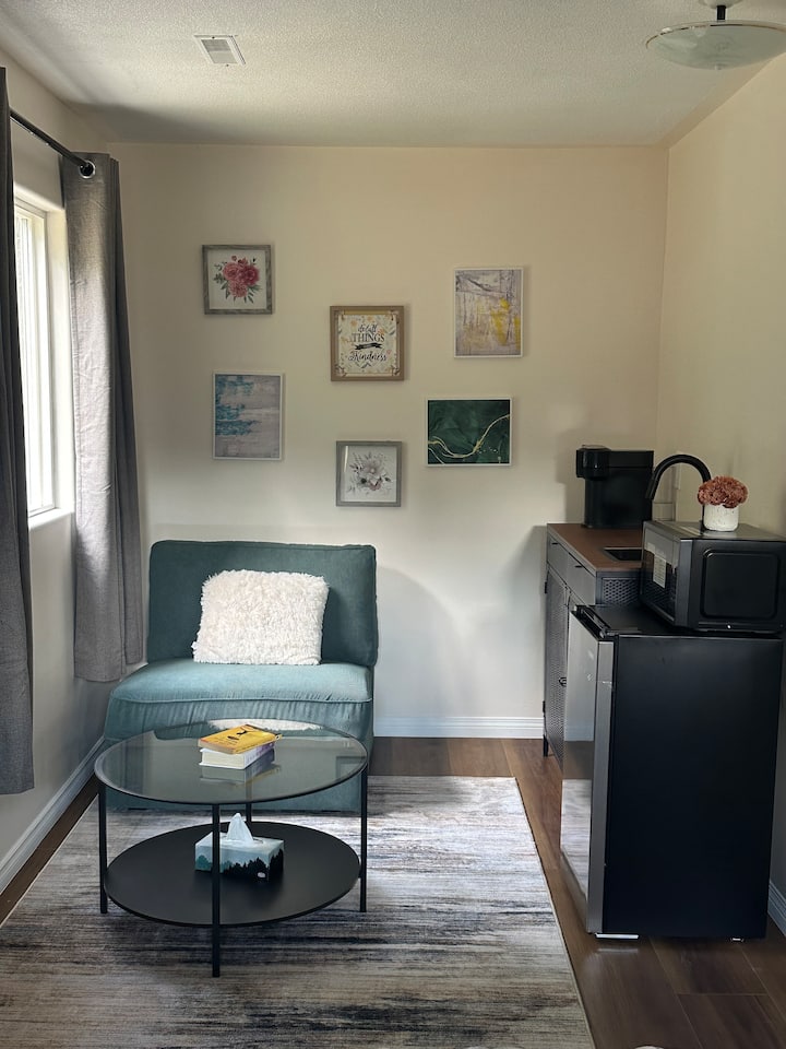 Cozy Studio Room + Private Bath - Hope, Canada