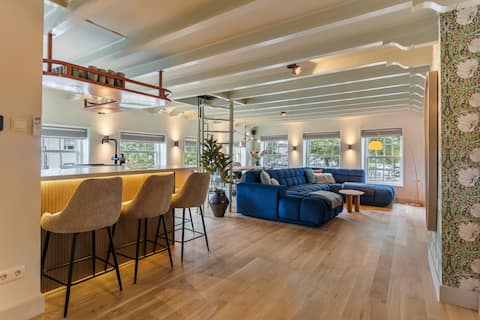 Luxury harbor apartment with sauna and Jacuzzi