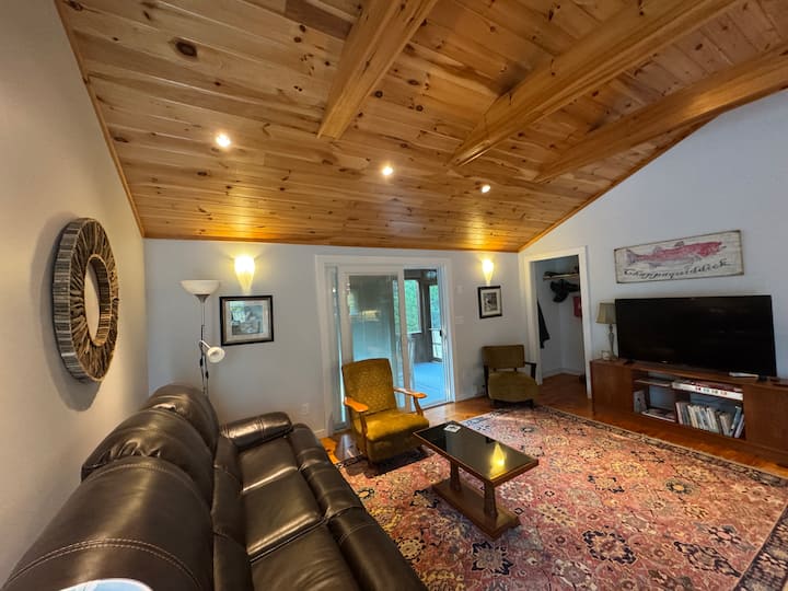 Quiet Chappaquiddick Neighborhood Retreat - Edgartown, MA