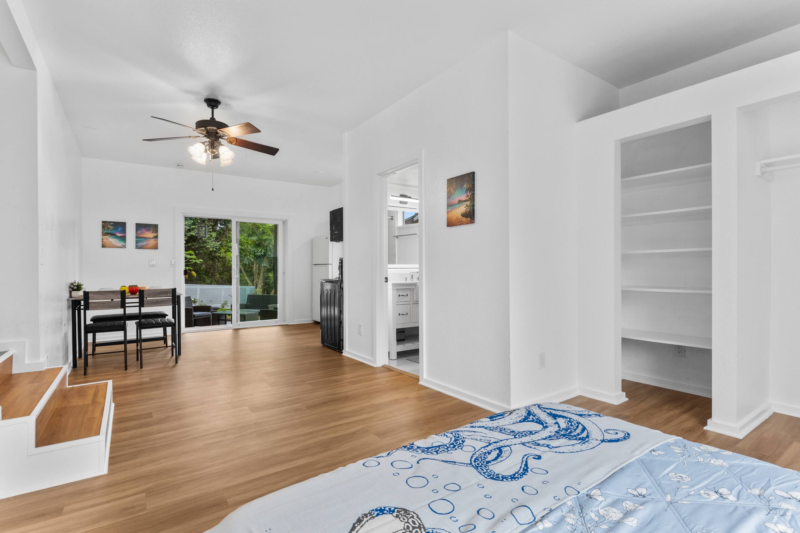 Studio + 2 Bonus Rooms + Patio + AC, Near Airport - Photo 31