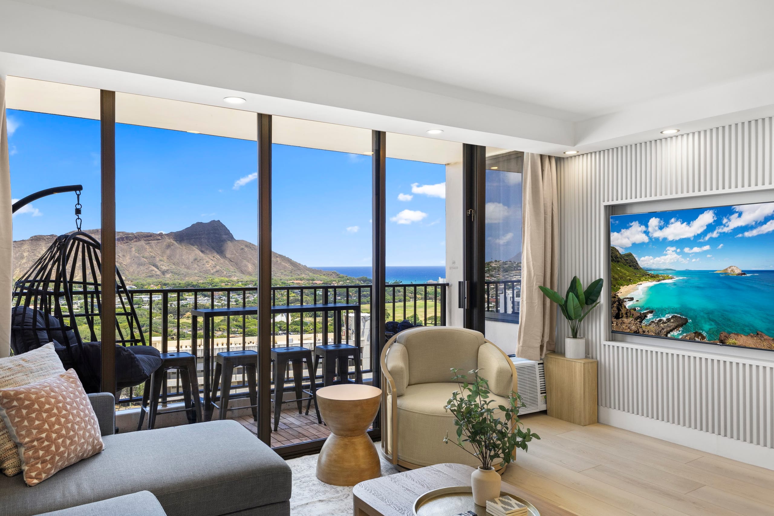 33FL-DiamondHD & Ocean View-Upscale-1BR w/Parking - Image 4