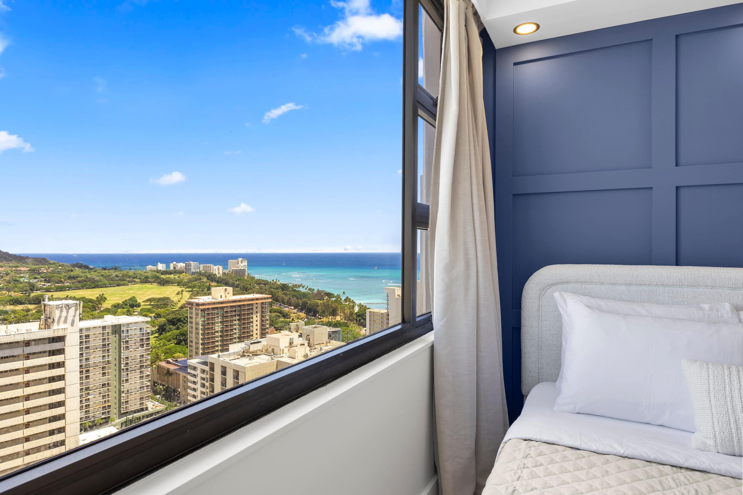 33FL-DiamondHD & Ocean View-Upscale-1BR w/Parking - Image 26