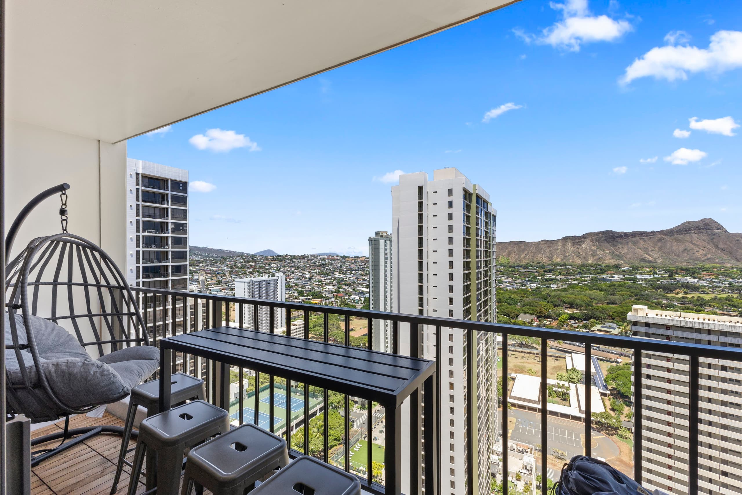 33FL-DiamondHD & Ocean View-Upscale-1BR w/Parking - Image 40