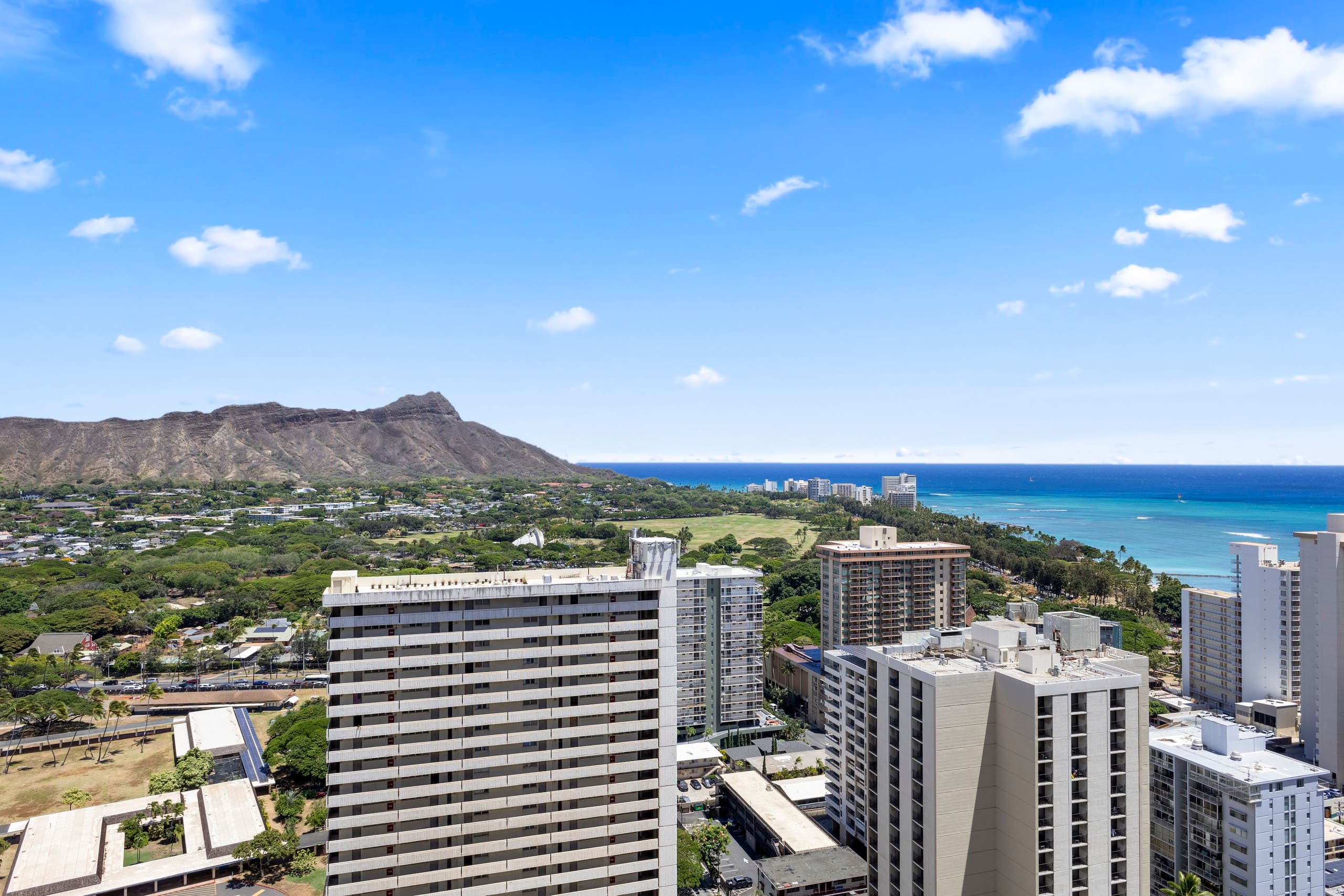 33FL-DiamondHD & Ocean View-Upscale-1BR w/Parking - Image 42
