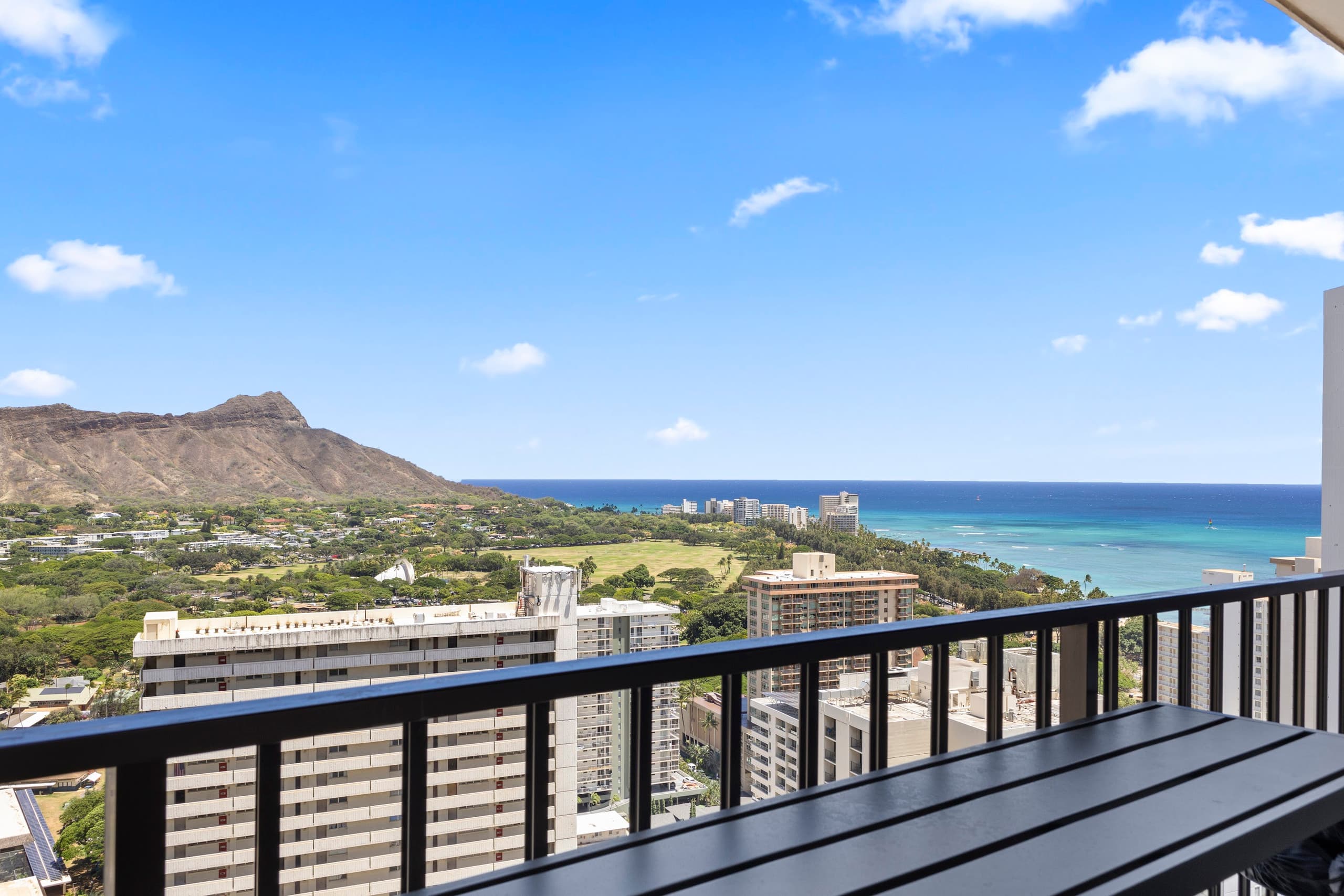 33FL-DiamondHD & Ocean View-Upscale-1BR w/Parking - Image 41