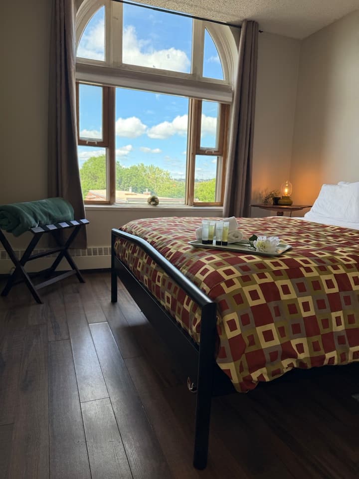 Stampede Yyc Walking Distance Retro Apartment - Calgary