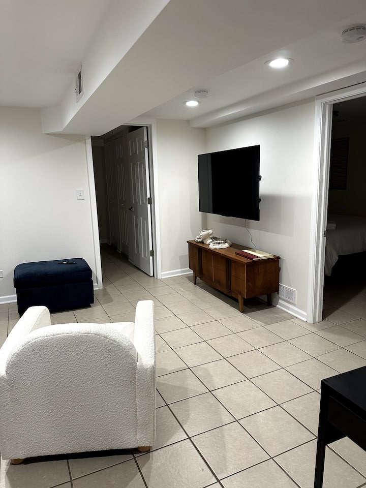Group-friendly 4br Apartment - Evanston, IL