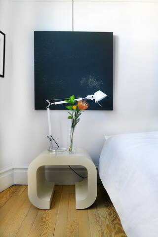 Unique Modern Airy Apartment with Contemporary Art gallery image 4