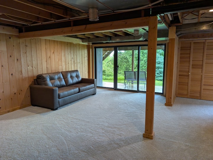 Rozkladacia pohovka s manželskou posteľou – 2 lôžka