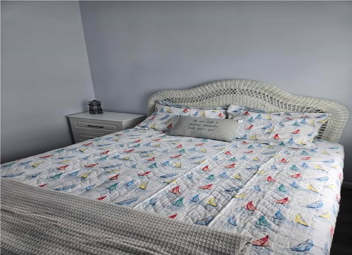 ห้องนอนชั้นล่าง