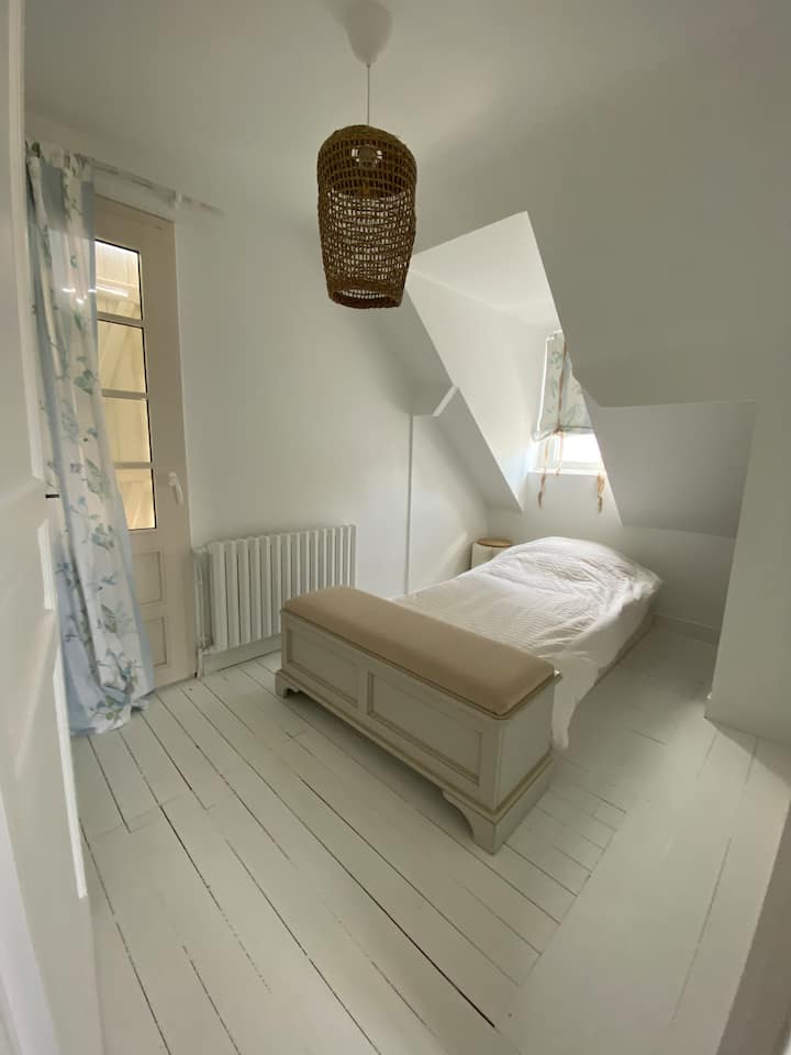 საძინებელი 1