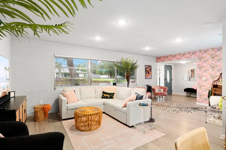 4 Bed Family Oasis: Heated Pool, Air Hockey, Games - Largo, FL