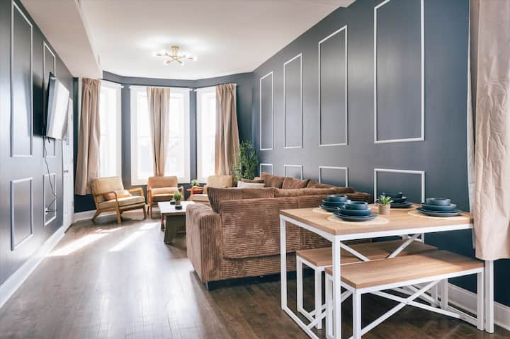 Spacious Arcade Apt For 12 Guests 10 Min Downtown - Chicago, IL