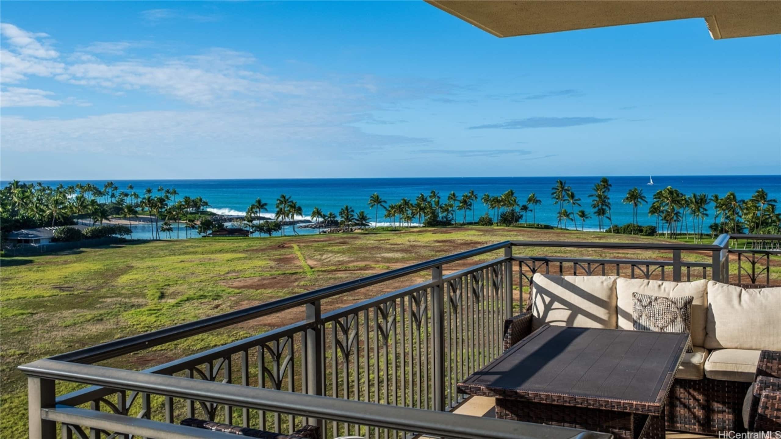Condo in Kapolei · ★5.0 · 2 bedrooms · 3 beds · 2 private baths - Image 13