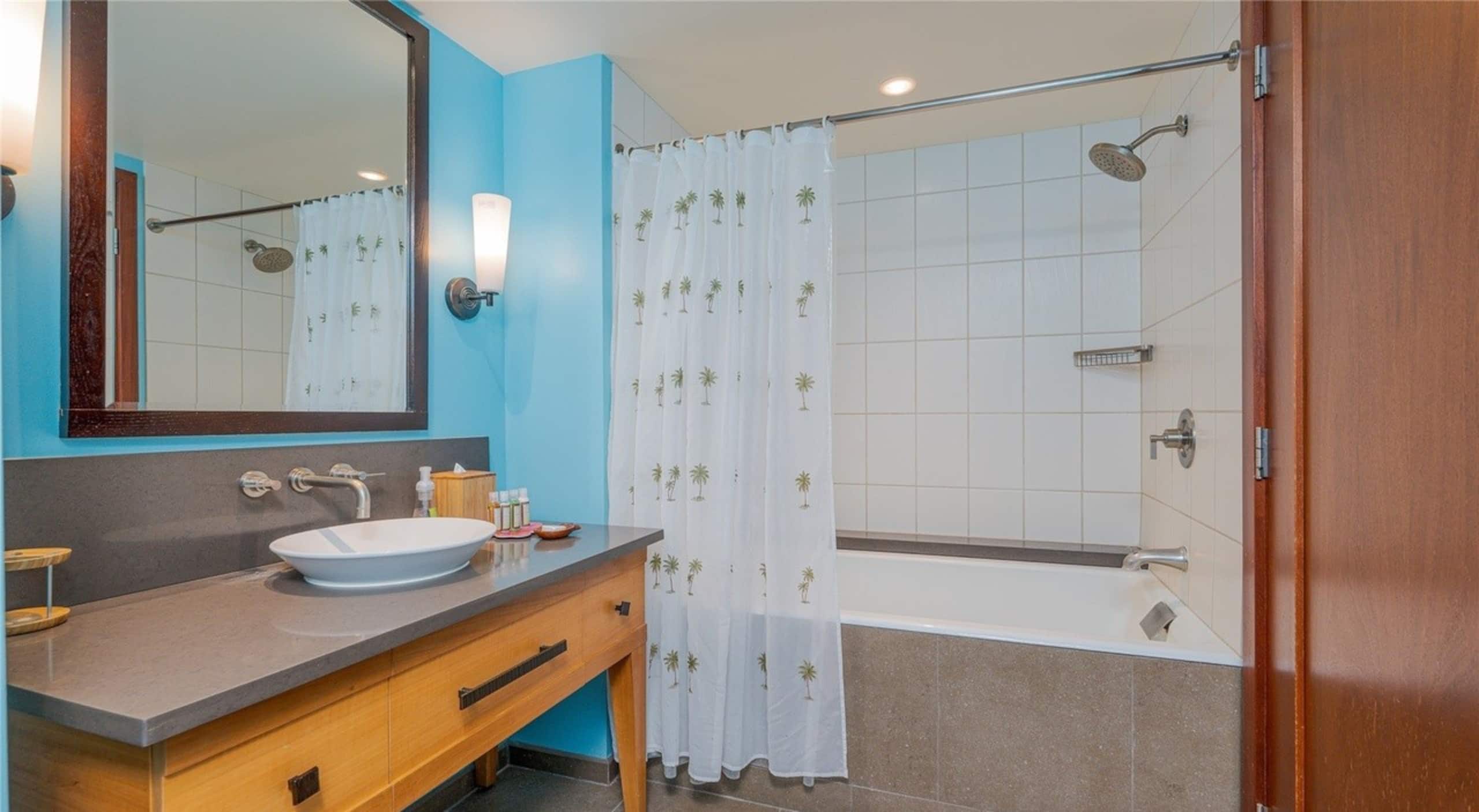 Condo in Kapolei · ★5.0 · 2 bedrooms · 3 beds · 2 private baths - Image 6