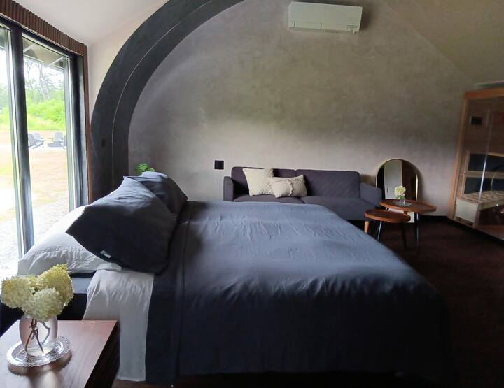 Romantic Couples Cabin with Private Sauna