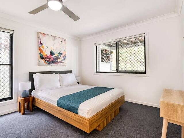 Beautiful Home on the Hill gallery image 5