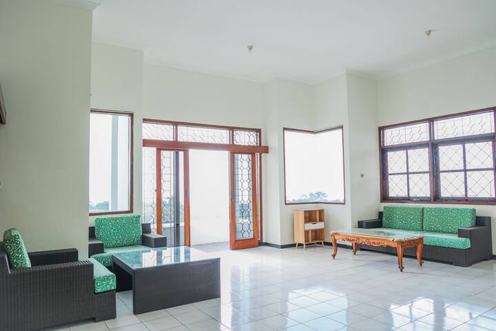 Ambienti i ndenjes 2