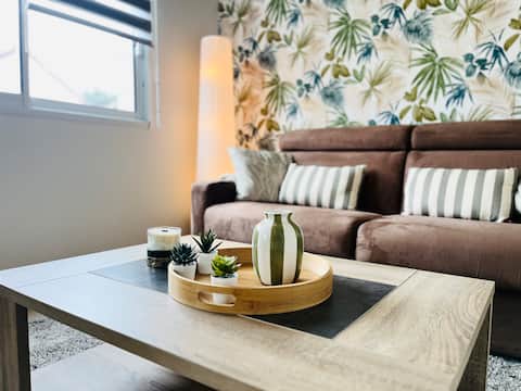 Popular Airbnb listing: Le Repos des Ondines Beach and shops 100 m away in Jullouville