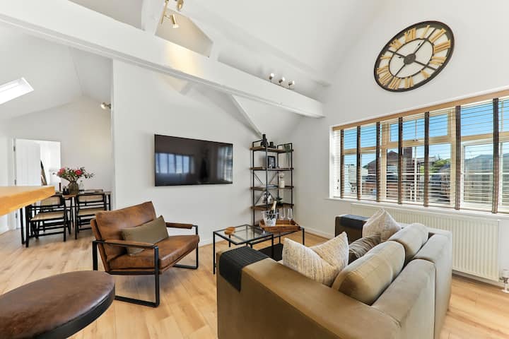 Stylish Harrogate Loft • 2 Beds • Prime Location - Harrogate