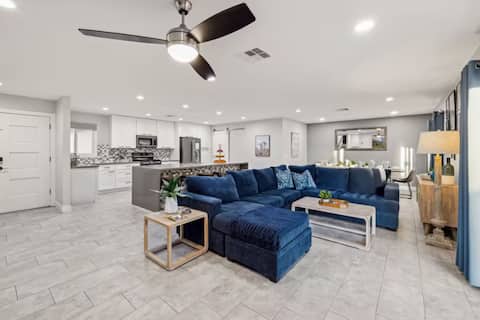 Successful Airbnb property: Old Town - 6BD/5BA + Heated Pool + BBQ + Hot Tub in Park Scottsdale