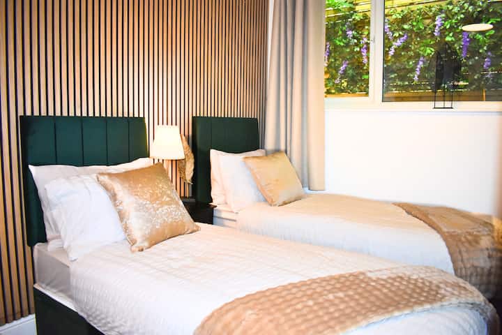 Save 10% | Sleeps 5 | Family & Contractor Stay - London