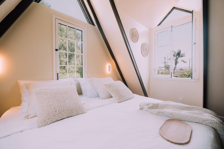 5BR LA Garden Villa w/ Dining, Nearby Beaches gallery image 5