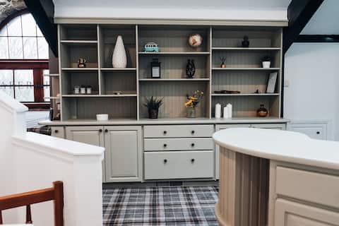 Top performing Airbnb: The Tower: Luxury 3 Bedroom Penthouse, City Centre in Aberdeen