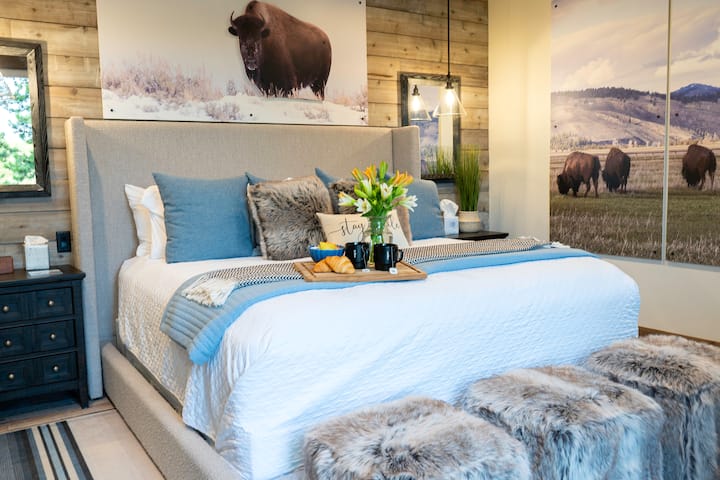 Este dormitorio de lujo con cama tamaño king es privado y único...