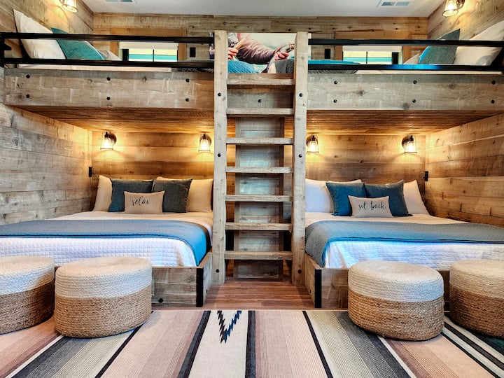 «Encontramos tantas opciones de camas increíbles, ¡cada uno de nuestros hijos se lo pasó genial! Cada uno tiene su propia cama y nos ENCANTARON las habitaciones con literas». -Vanessa, 2025