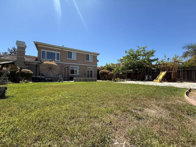 Private Karaoke • 7BR • Upscale Community