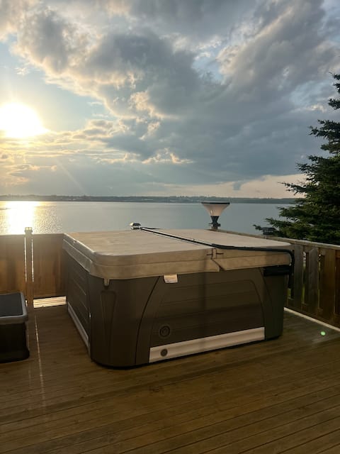 Charlottetown Waterfront Retreat -HotTub| FirePit