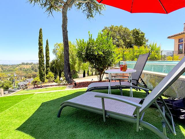 Elegant Villa • Pool • Karaoke • Grill • Stanford gallery image 4