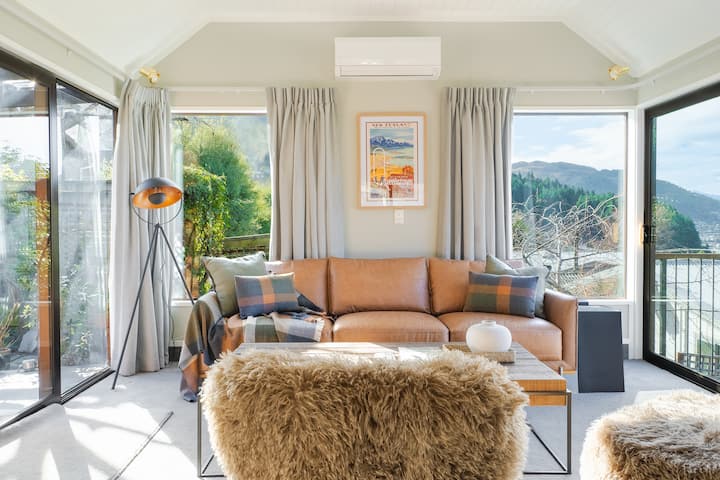 Ski Chalet Vibe - Epic Lake & Mountain Views , 3br - Queenstown